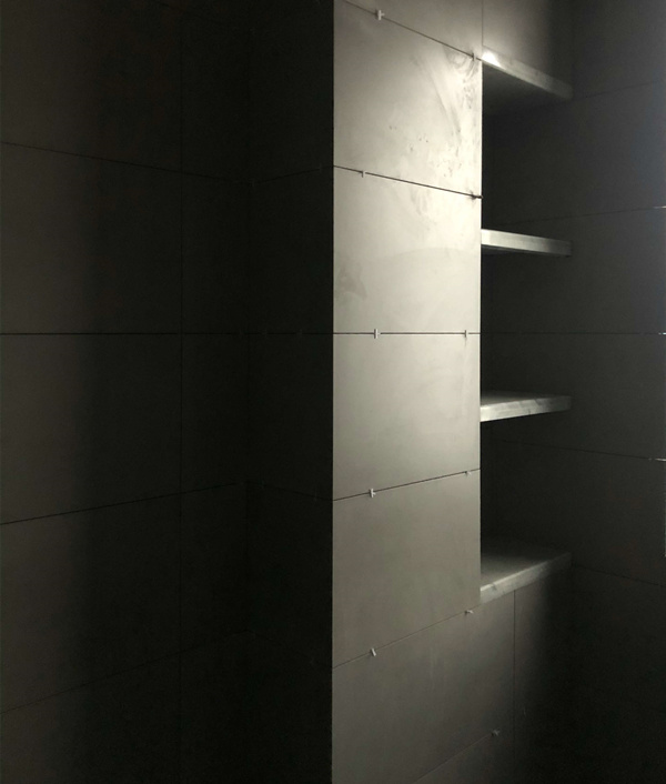 抖音超火的一种卫生间实用设计-壁龛